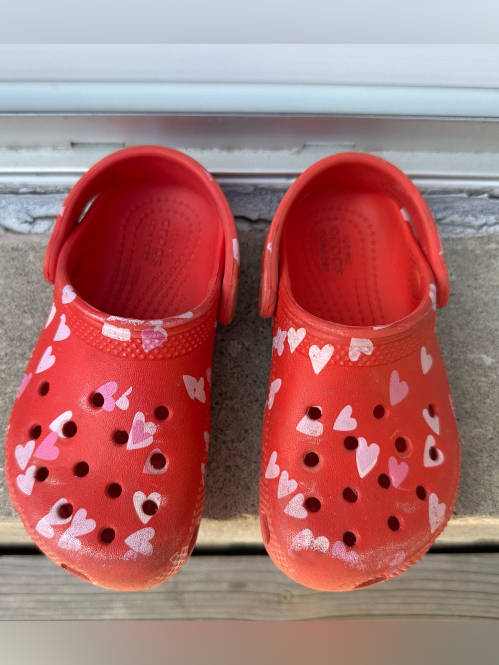 Girls Crocs Valentine’s Day edition shoes in toddler size 9